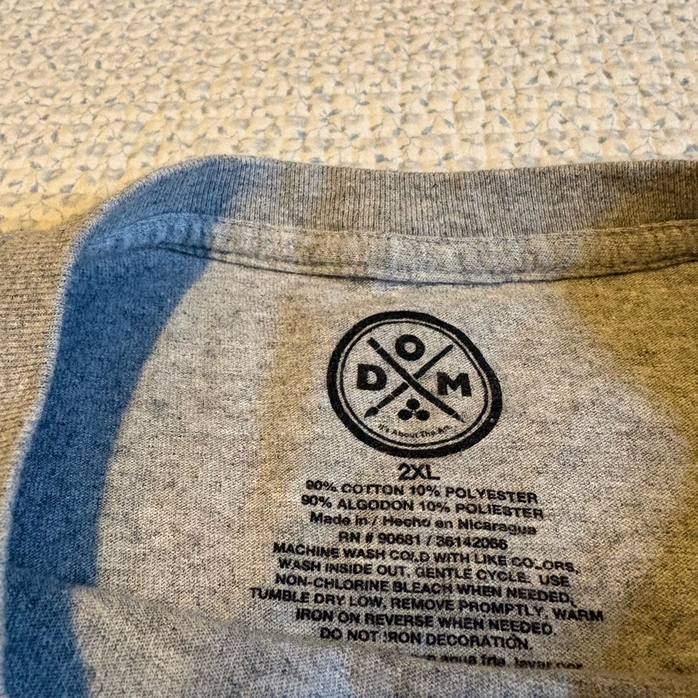 Gray Cat Graphic T-Shirt - Picture 5 of 6